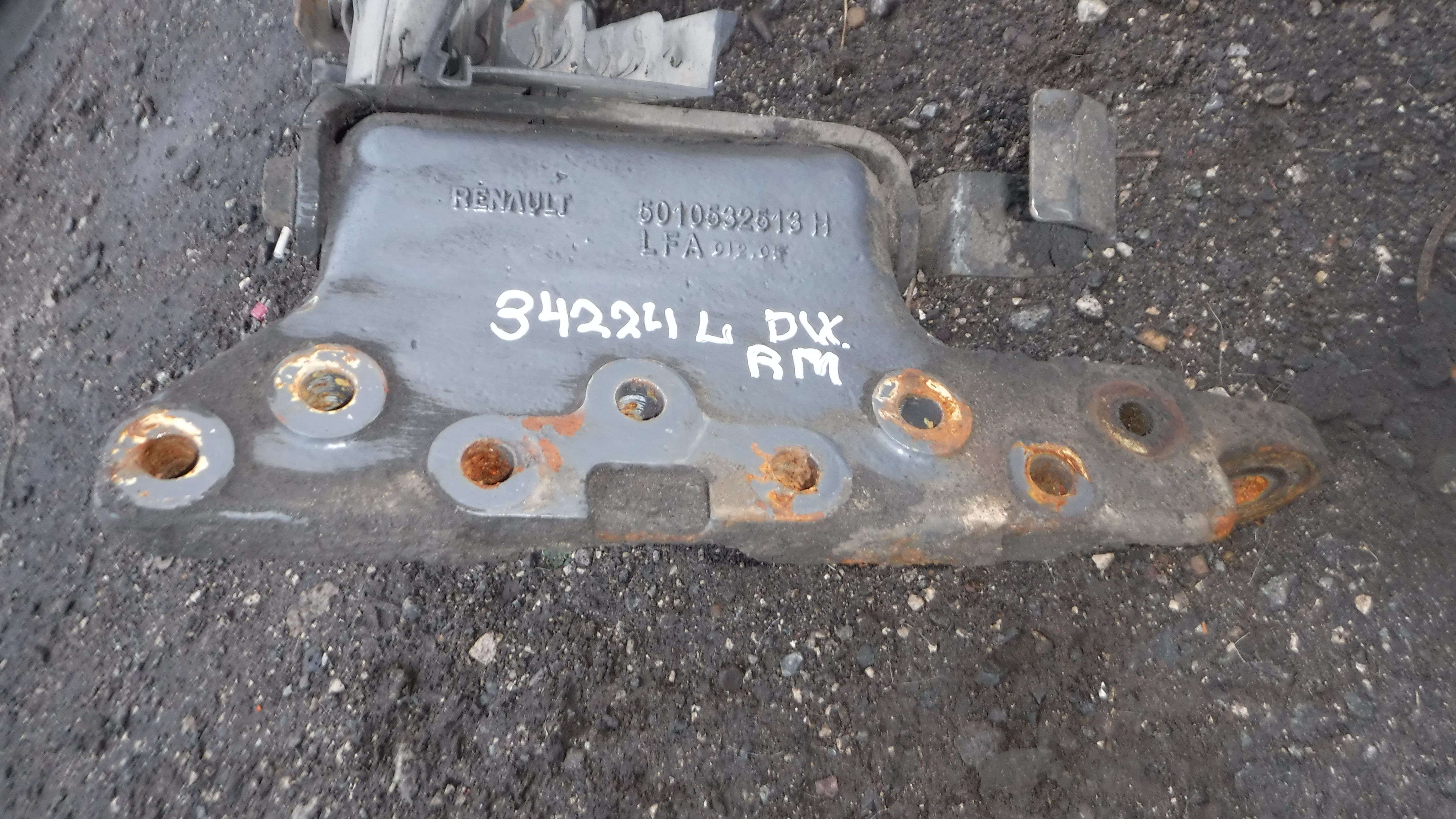 Кронштейн траверсы двигателя левый 5010532513 Renault Magnum DXI12 2005